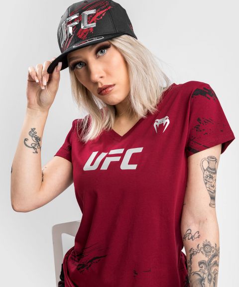 UFC Venum Authentic Fight Week Women’s 2.0 Short Sleeve T-Shirt - Red