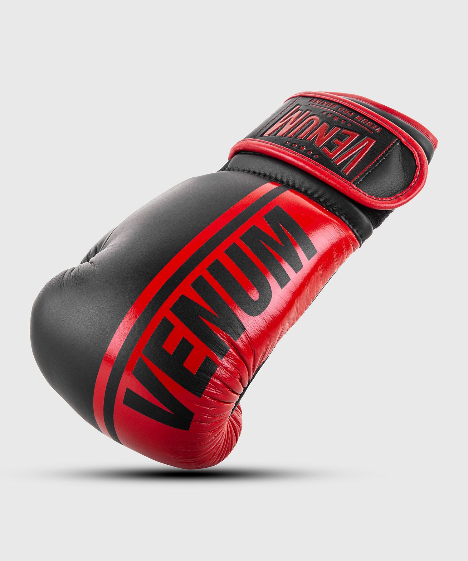Venum Shield Pro bokshandschoenen klittenband - Zwart/Rood