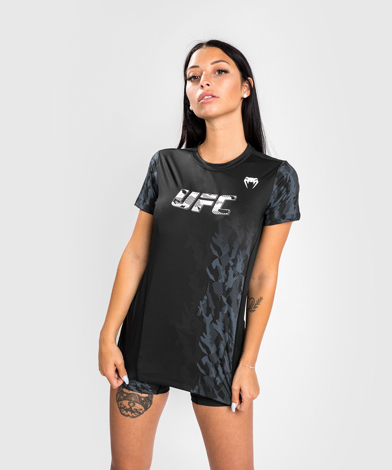 UFC Venum Authentic Fight Week Damen Performance Kurzarm T-Shirt - Schwarz
