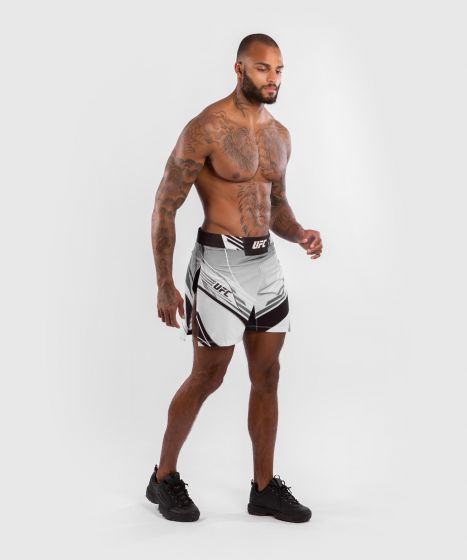 UFC Venum Authentic Fight Night Herren Gladiator Shorts - Weiß