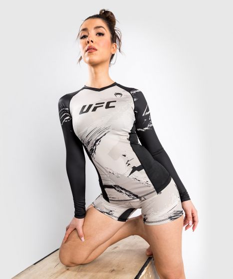 T-Shirt de Compression UFC Venum Authentic Fight Week 2.0 - Manches Longues - Pour Femmes - Sable/Noir