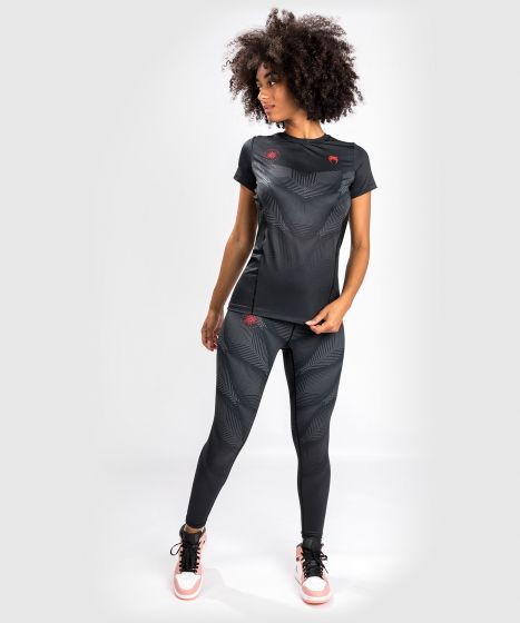 Camiseta Venum Phantom Dry Tech - Para Mujer - Negro/Rojo