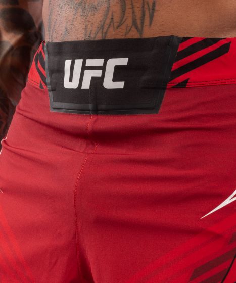 UFC Venum Authentic Fight Night Herren Shorts - Short Fit - Rot