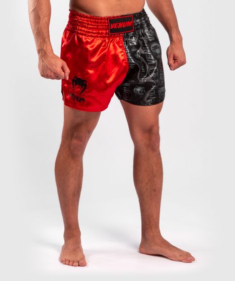 Venum Logos Muay Thai Shorts - Schwarz / Rot