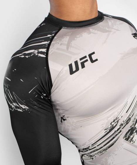 UFC Venum Authentic Fight Week 2.0 Compression T-Shirt – Langarm – Sand/Schwarz