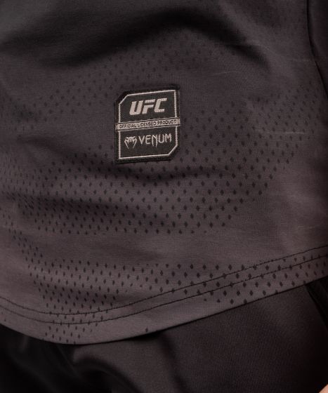 UFC Venum Authentic Fight Week Herren Kurzarm T-Shirt - Schwarz