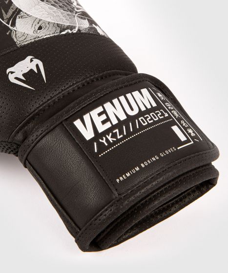 Gants de Boxe Venum YKZ21 – Noir/Argent