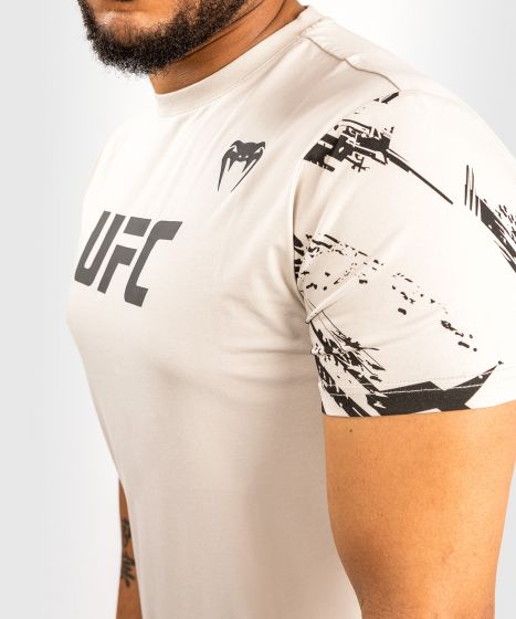 UFC Venum Authentic Fight Week 2.0 T-Shirt – Kurzarm – Sand