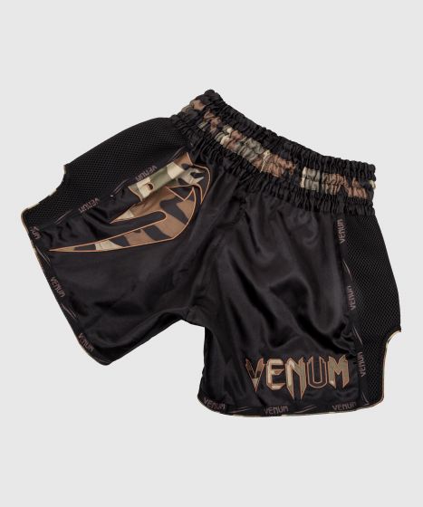 Pantaloncini da Muay Thai Venum Giant - Nero/Camo foresta