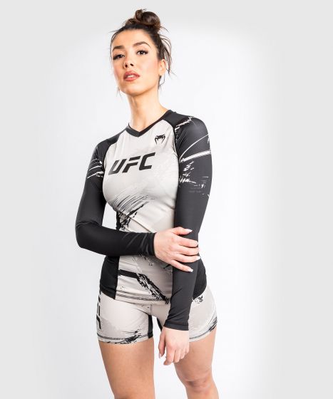 T-Shirt de Compression UFC Venum Authentic Fight Week 2.0 - Manches Longues - Pour Femmes - Sable/Noir