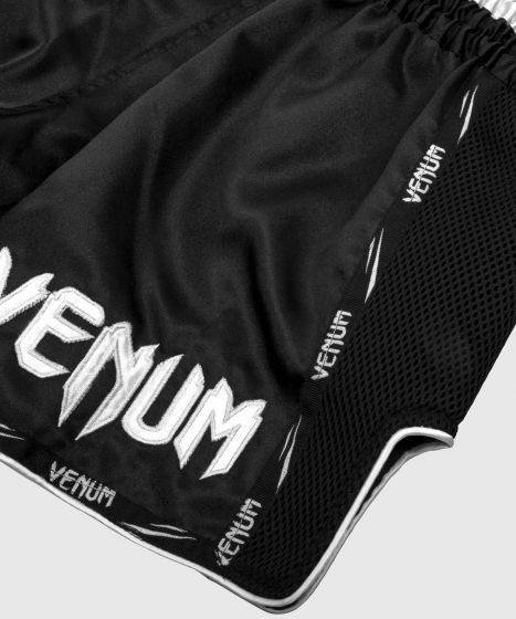 Pantalones Cortos de Muay Thai Venum Giant - Negro/Blanco