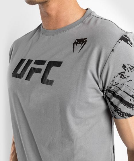 UFC Venum Authentic Fight Week 2.0 T-Shirt - Korte Mouwen - Grijs 