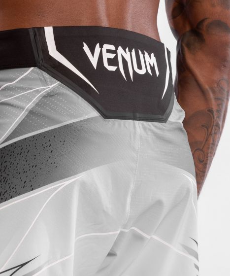 UFC Venum Authentic Fight Night Herren Shorts - Short Fit - Weiß