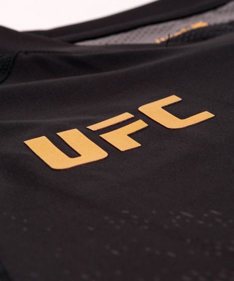 Camiseta Técnica Para Hombre Fighters UFC Venum Authentic Fight Night - Campeón 