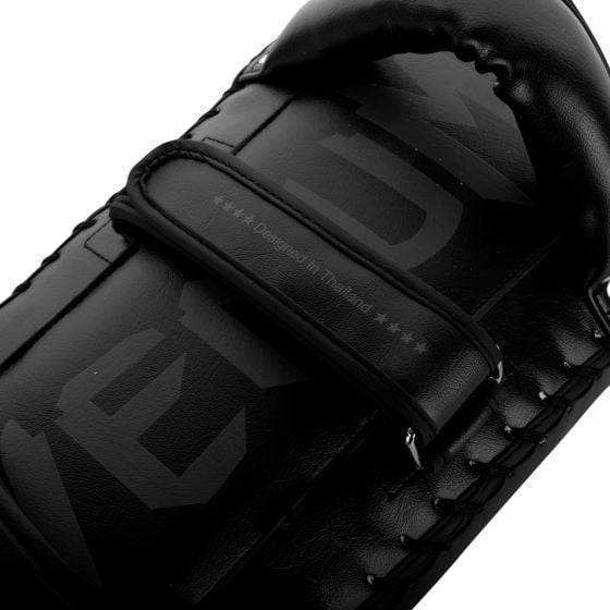 Venum Giant Kick Pads - Black/Black (Pair)
