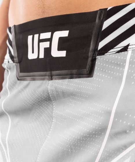 Fightshorts Uomo UFC Venum Authentic Fight Night - Vestibilità Lunga - Bianco