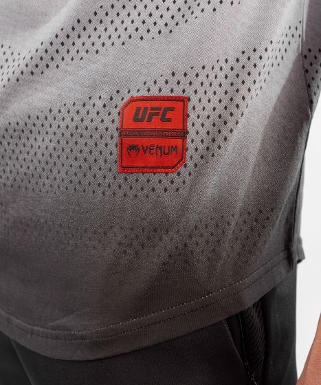 UFC Venum Authentic Fight Week Herren Kurzarm T-Shirt - Weiß