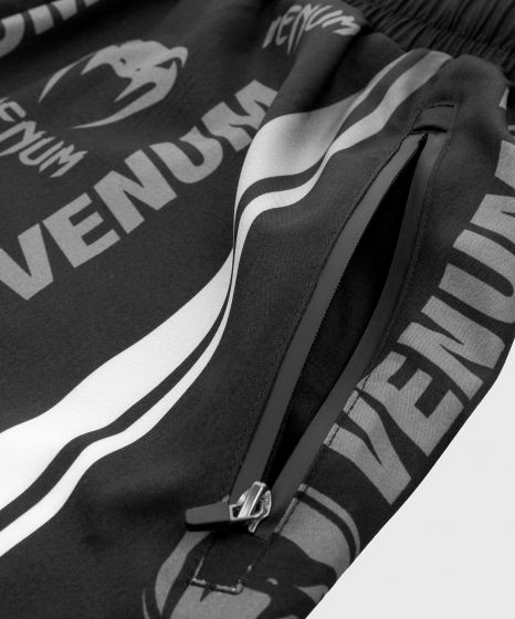 Venum Logos Fitness-Shorts - Schwarz/Weiß