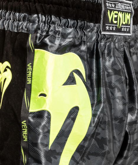 Pantaloncini da Muay Thai Venum Giant Camo - Nero/Giallo